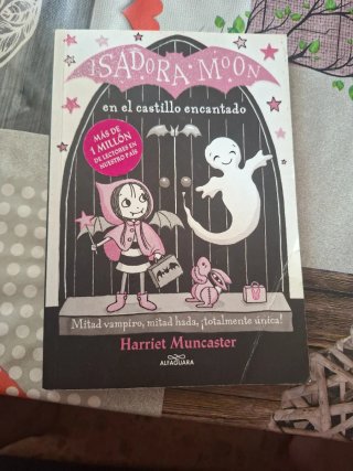 Isadora Moon en el castillo encantado / Isadora...