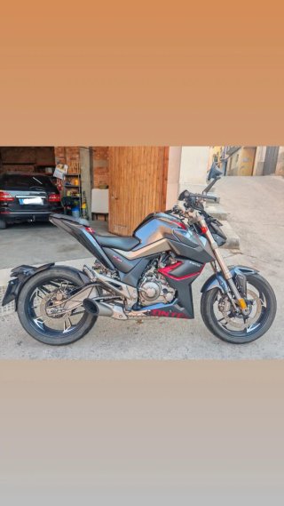 Zontes U125 Negra/Roja Moto Naked