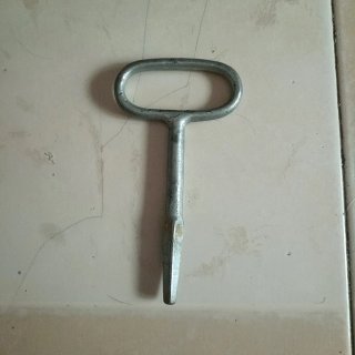Llave para cerraduras de autobuses y trenes