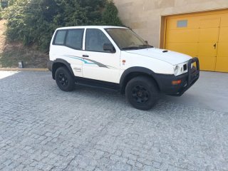 Nissan Terrano II 2000