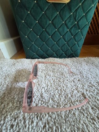 Gafas de sol rosas para niña marca izipizi