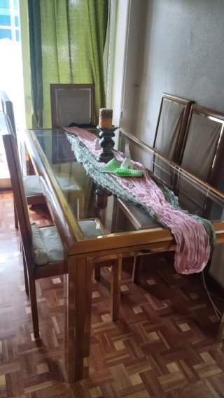 Mesa comedor cristal y madera con 6 sillas