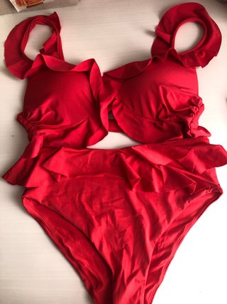 Bikini rojo con volantes