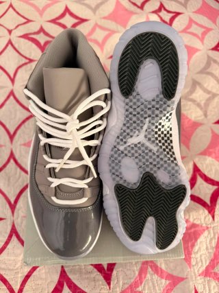 Jordan 11 Retro Grigio