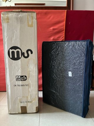 Cuna de viaje y colchón plegable con funda