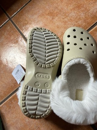 Crocs Clásicas Plataforma Beige Talla 39-40