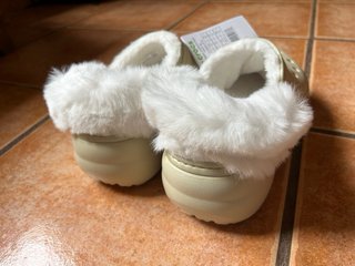 Crocs Clásicas Plataforma Beige Talla 39-40