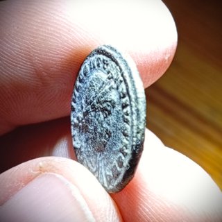 Moneda romana – Constancio II – GLORIA EXERCITVS