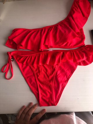 Bikini rosa/rojo fosforescente con volantes