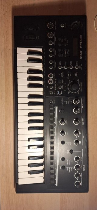 Roland JD-XI Sintetizador