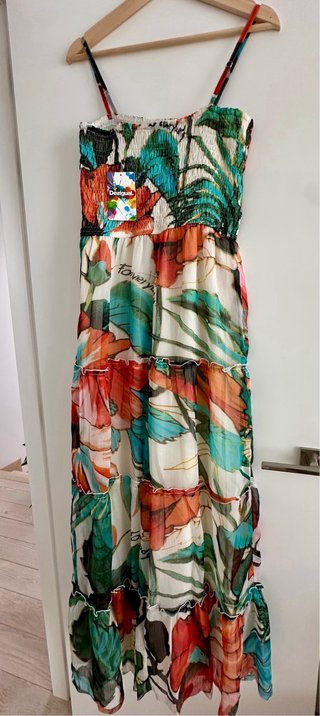 Vestido nuevo estampado tirantes Talla 40