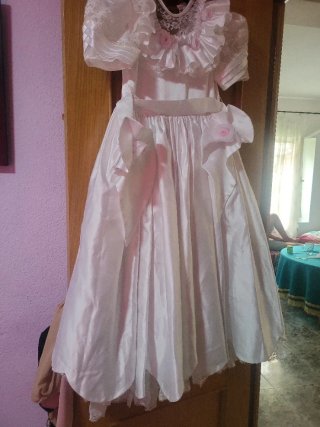 Vestido de comunión rosa y blanco