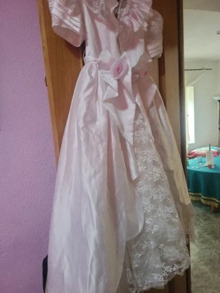 Vestido de comunión rosa y blanco