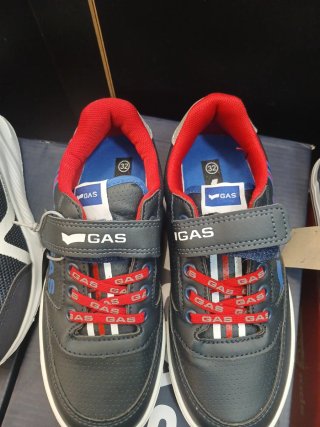 Lote 3 pares zapatillas niño talla 32