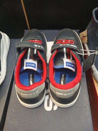 Lote 3 pares zapatillas niño talla 32
