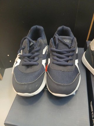 Lote 3 pares zapatillas niño talla 32