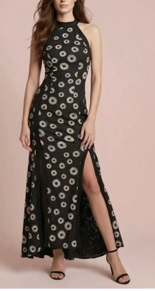 Vestido largo negro con estampado floral