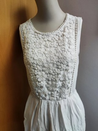 Vestido blanco con encaje