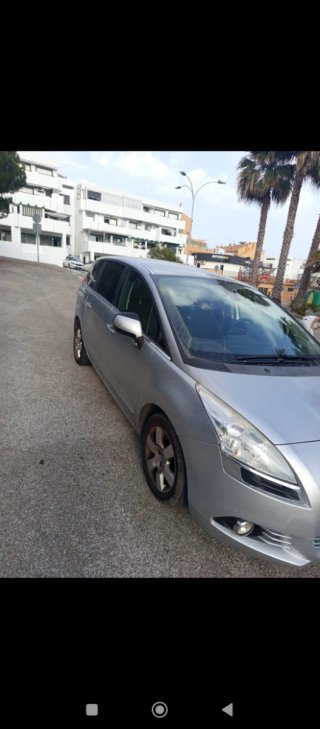 Peugeot 5008 2012