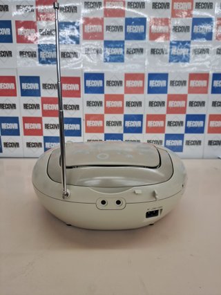 Reproductor de CD portátil con radio FM y USB