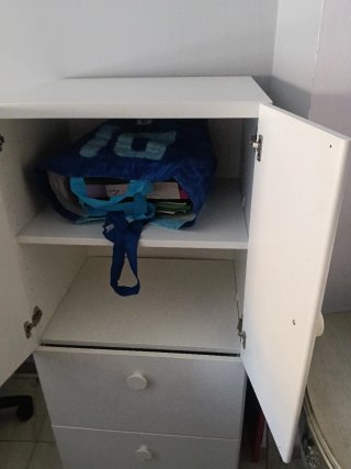 Mueble ropero cómoda ,se pueden quitar los adhesiv