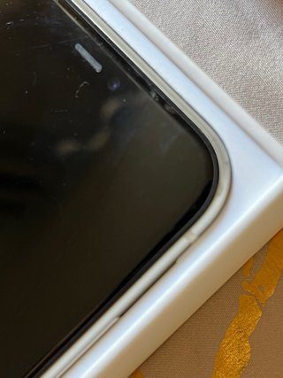 iPhone 11 Bianco + 6 Custodie