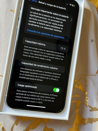 iPhone 11 Bianco + 6 Custodie