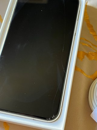 iPhone 11 Bianco + 6 Custodie