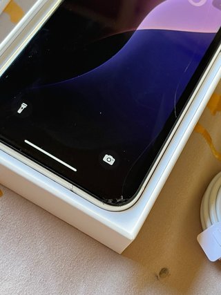 iPhone 11 Bianco + 6 Custodie