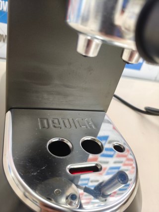 Cafetera espresso De’Longhi Dedica acero inoxidable negra