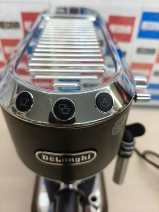 Cafetera espresso De’Longhi Dedica acero inoxidable negra