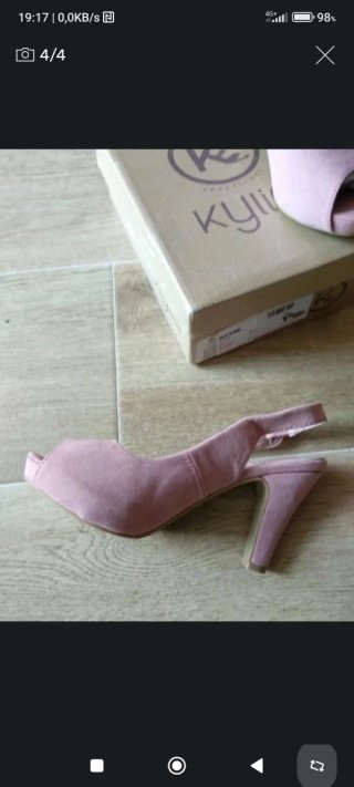 Zapatos Kylie rosa sin estrenar