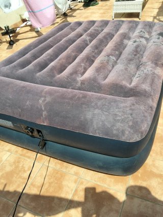 Cama hinchable de goma