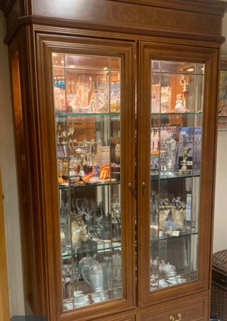 Vitrina de comedor de madera