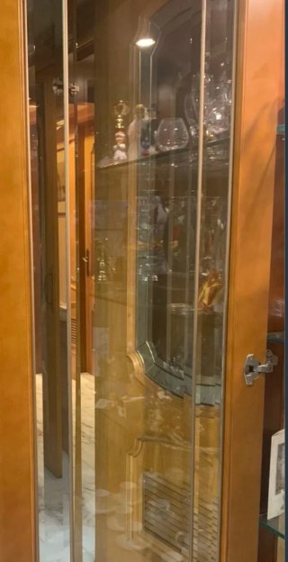 Vitrina de comedor de madera