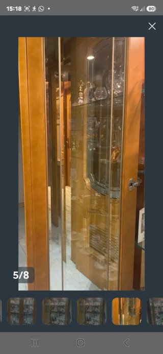 Vitrina de comedor de madera