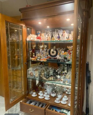 Vitrina de comedor de madera