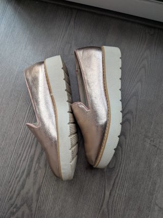 Zapatos planos dorados y rosas mujer