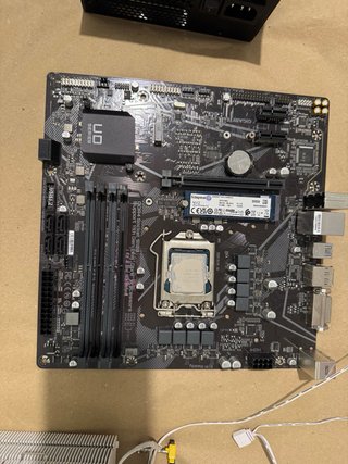 Componentes PC: Placa Base, Fuente, RAM, GPU