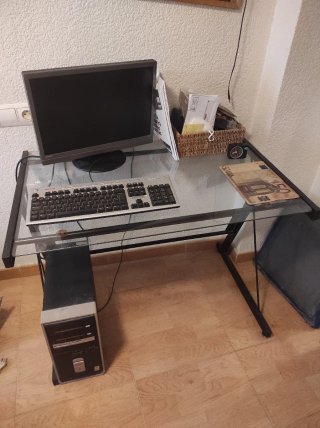 Escritorio cristal y metal negro
