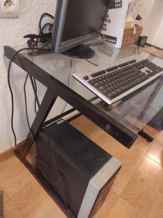 Escritorio cristal y metal negro