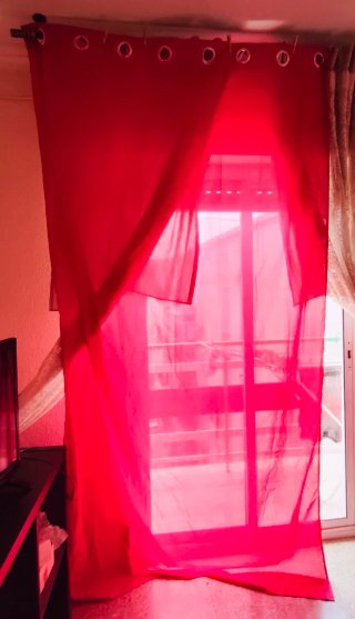 Cortina color rojo 142 x 256 cm