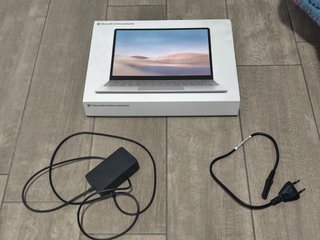 Microsoft Surface Laptop Go i5 8GB 128GB SSD