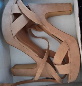 Zapatos de tacón beige