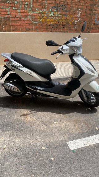 Piaggio 125cc Scooter Blanco