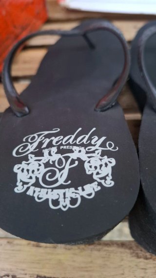Infradito Freddy con zeppa e glitter n. 40