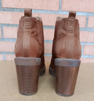 Botines de polipiel Bershka con tacón y plataforma