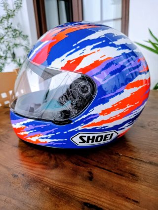Casco Shoei Daryl Beattie