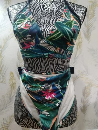 Bikini estampado tropical