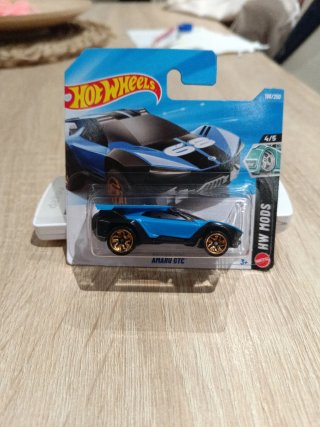 Coche Hot Wheels Amaru GTC Azul